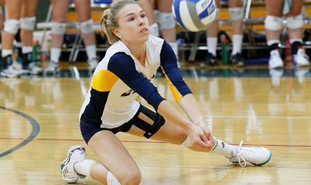 CAMBRIDGE, Mass. -The Simmons College women's volleyball team defeated Smith College, 3-1 (25-23, 13-25, 25-18, 25-21), before falling to host nationally-ranked number 20 Massachusetts Institute of Technology, 3-0 (25-11, 25-15, 25-17) in a tri-match this afternoon at Rockwell Cage in Cambridge, Mass. The Sharks are now 5-5 on the season, while Smith is 4-6 and MIT is a perfect 11-0.