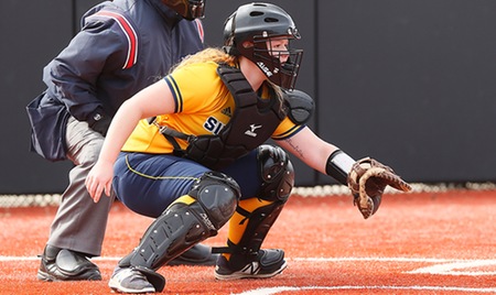 NORTHFIELD, Vt. ?Sophomore catcherChristie Bott (Seaford, N.Y.)was 3-4 with a double and a run batted in, while first year pitcherMaddie Castigliego (Bristol, R.I.)allowed just a run on three hits to lead the Simmons University softball team to a 3-1 opening game victory, before falling in the nightcap to host Norwich University, 4-2, today in a Great Northeast Athletic Conference doubleheader at the NU Softball Field in Northfield, Vt. The Sharks end the regular season with a 19-21 overall mark and had their nine-game winning streak snapped in the second game as they fell to 13-3 in league play, while the Cadets end the regular slate at 14-14 and 8-8.
